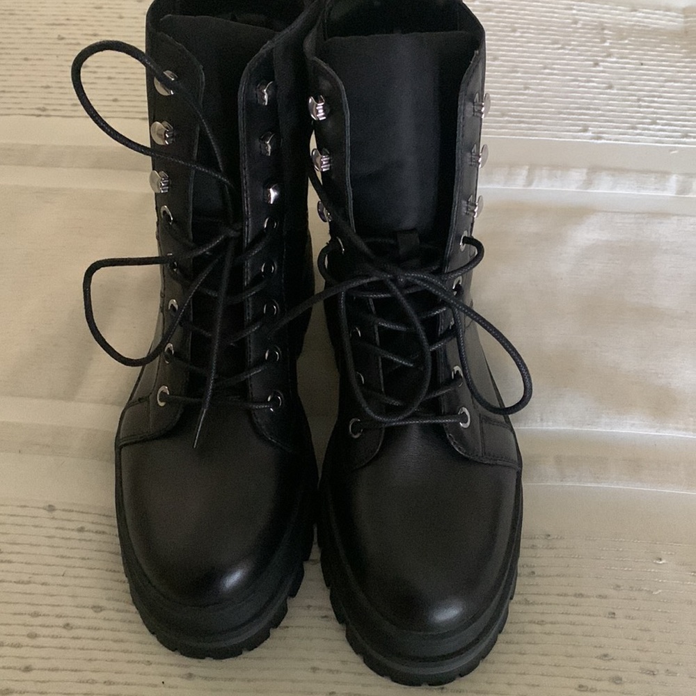 New Marc Fisher Lug Boots - Picture 2 of 7